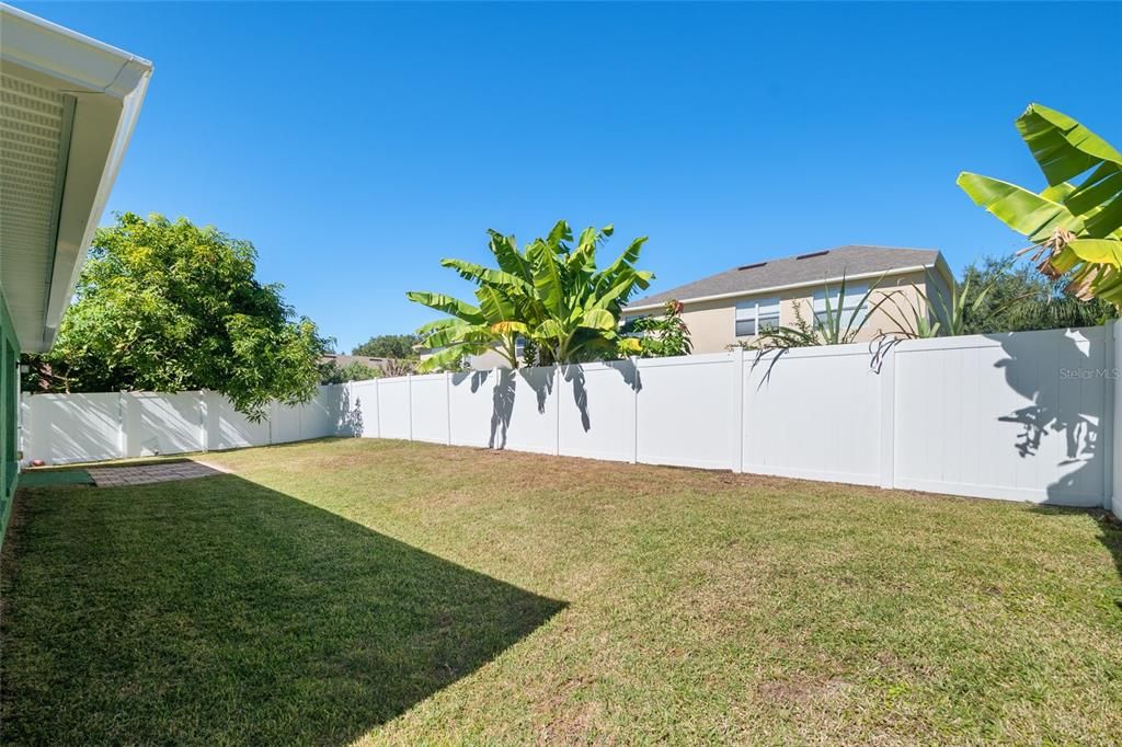 Active With Contract: $400,000 (3 beds, 2 baths, 1960 Square Feet)