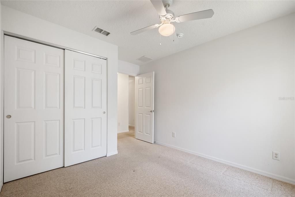 Active With Contract: $400,000 (3 beds, 2 baths, 1960 Square Feet)