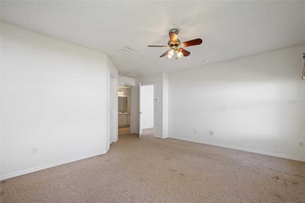 Active With Contract: $400,000 (3 beds, 2 baths, 1960 Square Feet)