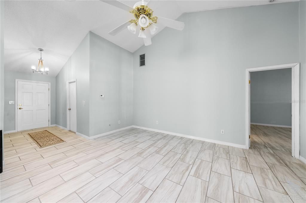 На продажу: $295,000 (3 спален, 2 ванн, 1459 Квадратных фут)