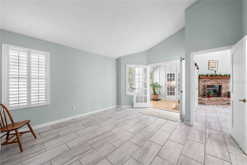 На продажу: $295,000 (3 спален, 2 ванн, 1459 Квадратных фут)