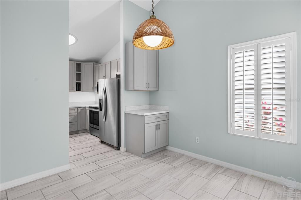 На продажу: $295,000 (3 спален, 2 ванн, 1459 Квадратных фут)