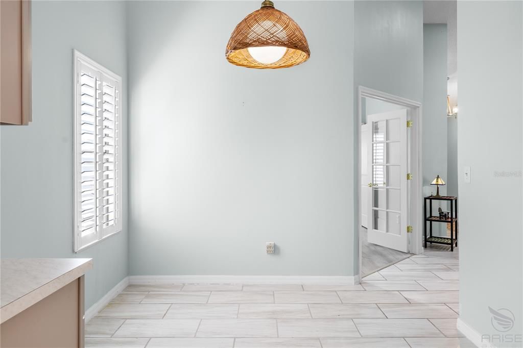 На продажу: $295,000 (3 спален, 2 ванн, 1459 Квадратных фут)