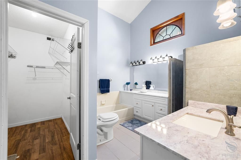 На продажу: $295,000 (3 спален, 2 ванн, 1459 Квадратных фут)