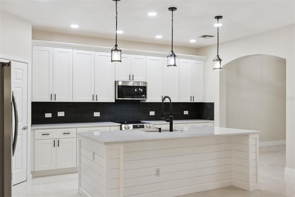 For Sale: $799,900 (5 beds, 3 baths, 3390 Square Feet)