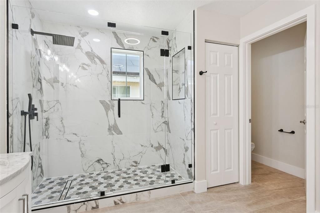 For Sale: $799,900 (5 beds, 3 baths, 3390 Square Feet)