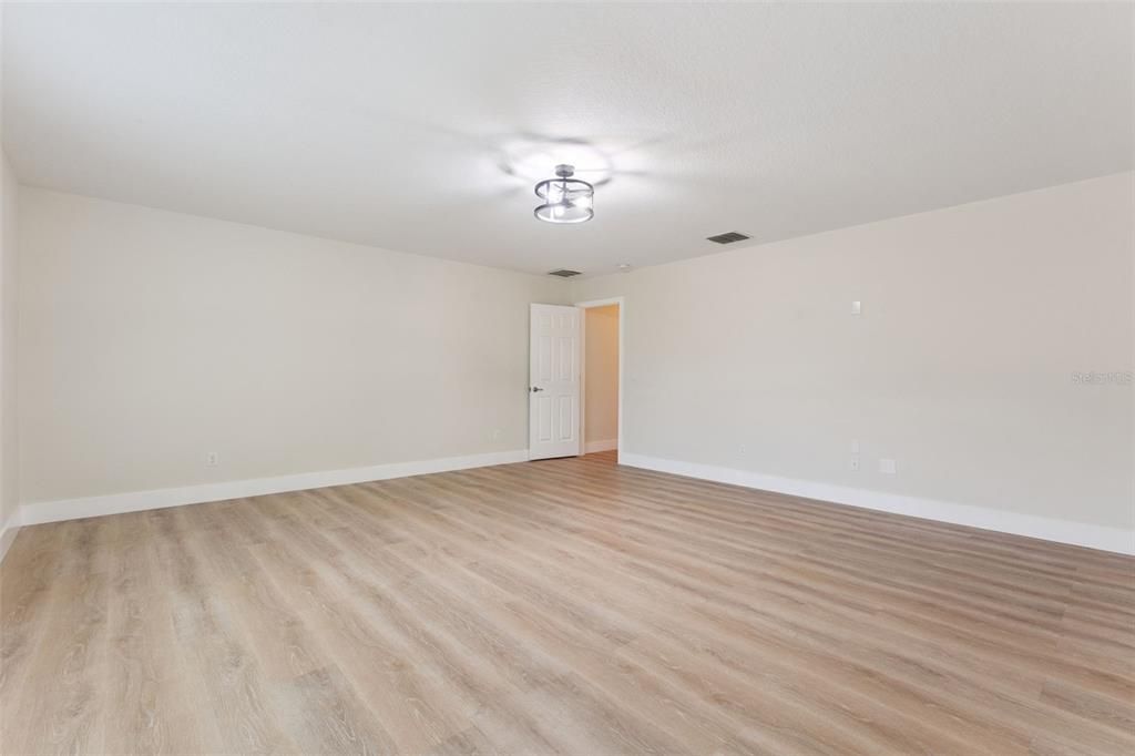 For Sale: $799,900 (5 beds, 3 baths, 3390 Square Feet)