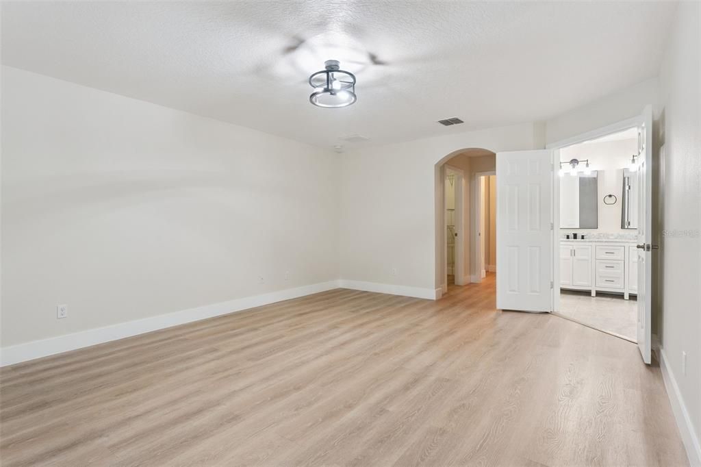 For Sale: $799,900 (5 beds, 3 baths, 3390 Square Feet)