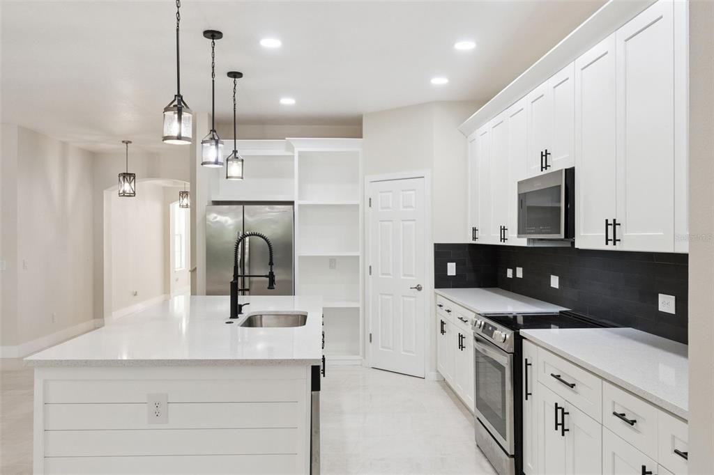 For Sale: $799,900 (5 beds, 3 baths, 3390 Square Feet)