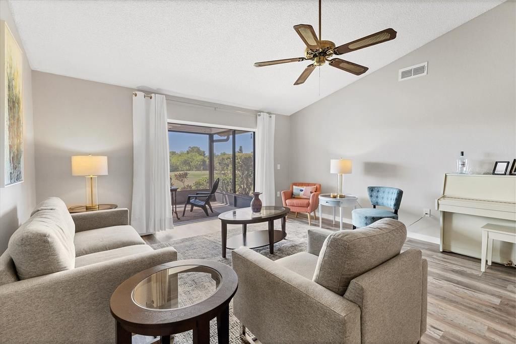 For Sale: $309,000 (2 beds, 2 baths, 1314 Square Feet)