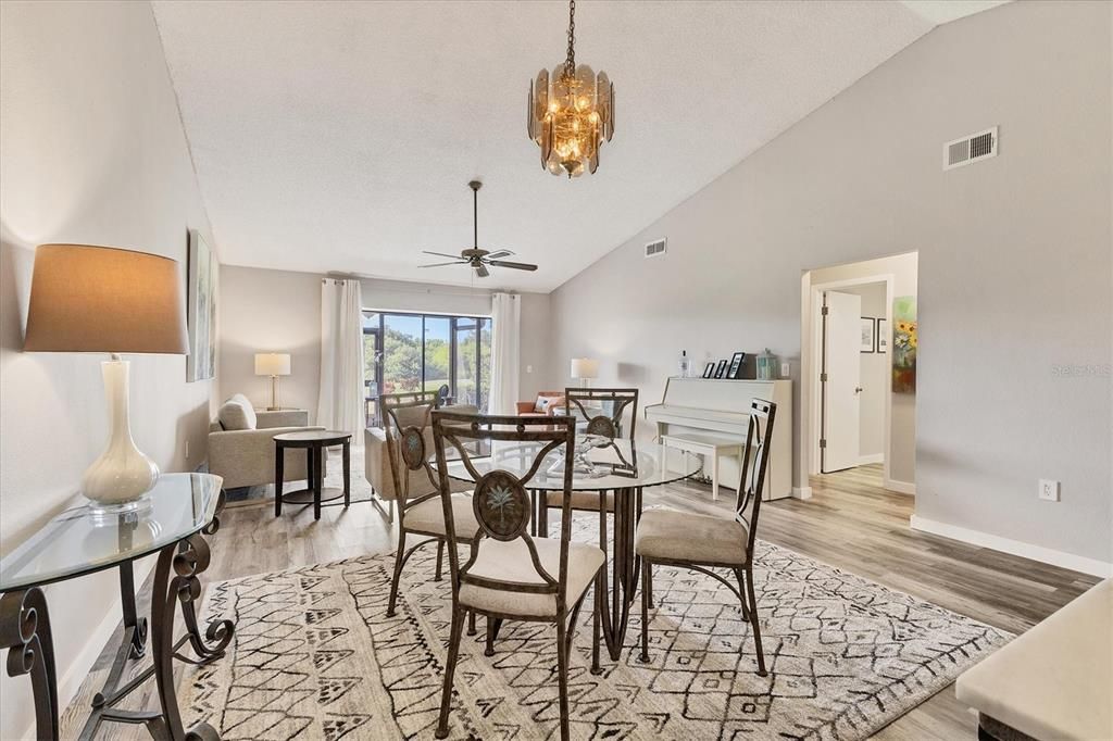 For Sale: $309,000 (2 beds, 2 baths, 1314 Square Feet)