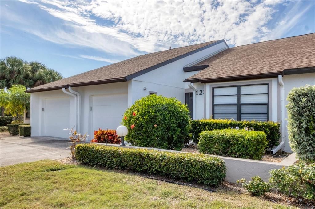 For Sale: $309,000 (2 beds, 2 baths, 1314 Square Feet)