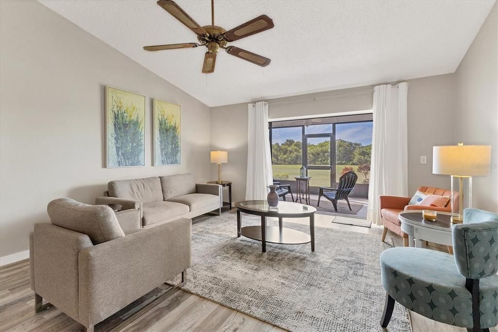 For Sale: $309,000 (2 beds, 2 baths, 1314 Square Feet)