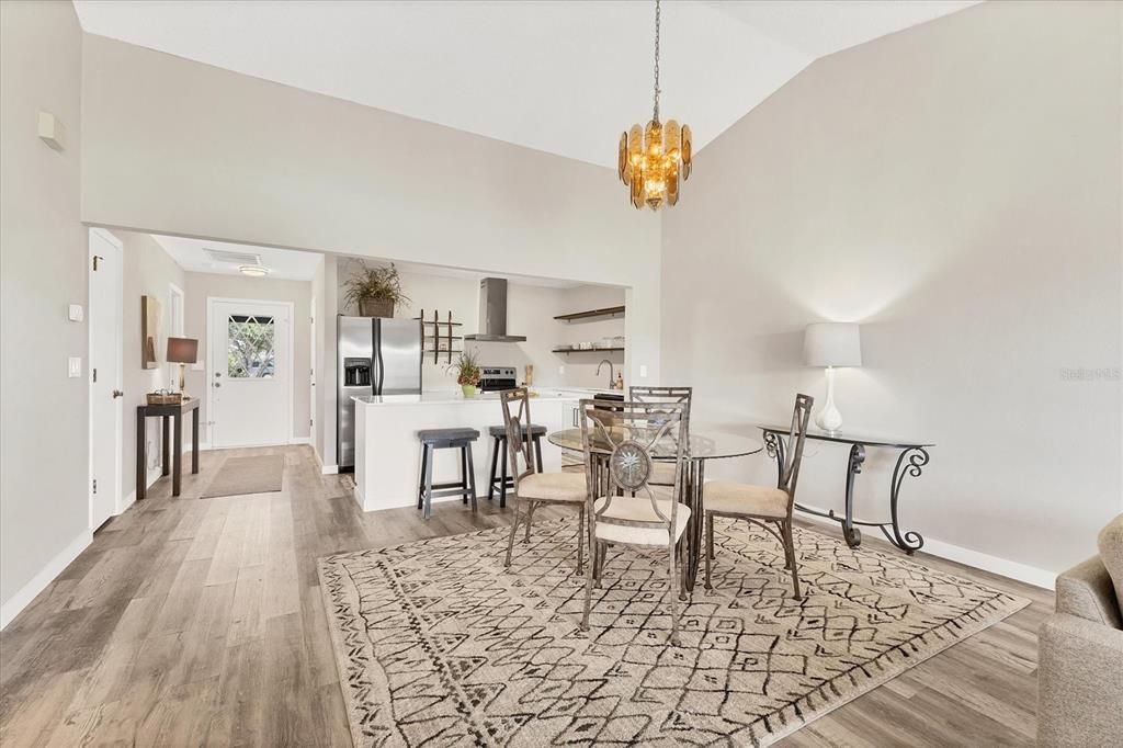 For Sale: $309,000 (2 beds, 2 baths, 1314 Square Feet)