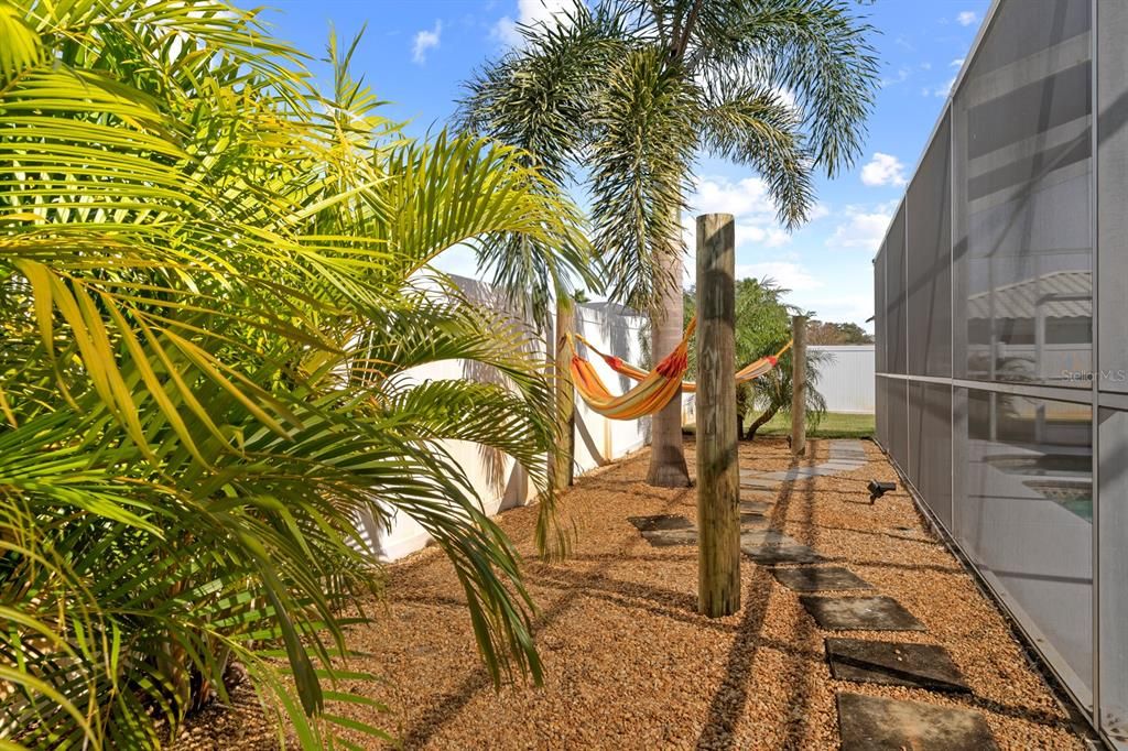 Active With Contract: $650,000 (3 beds, 2 baths, 1713 Square Feet)