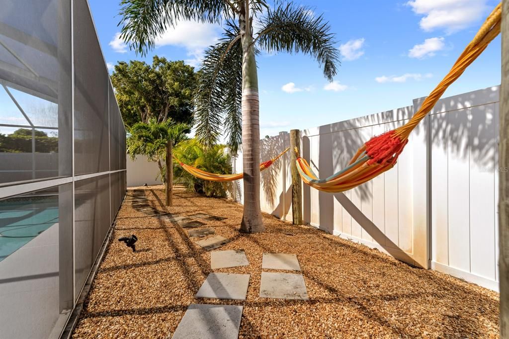 Active With Contract: $650,000 (3 beds, 2 baths, 1713 Square Feet)