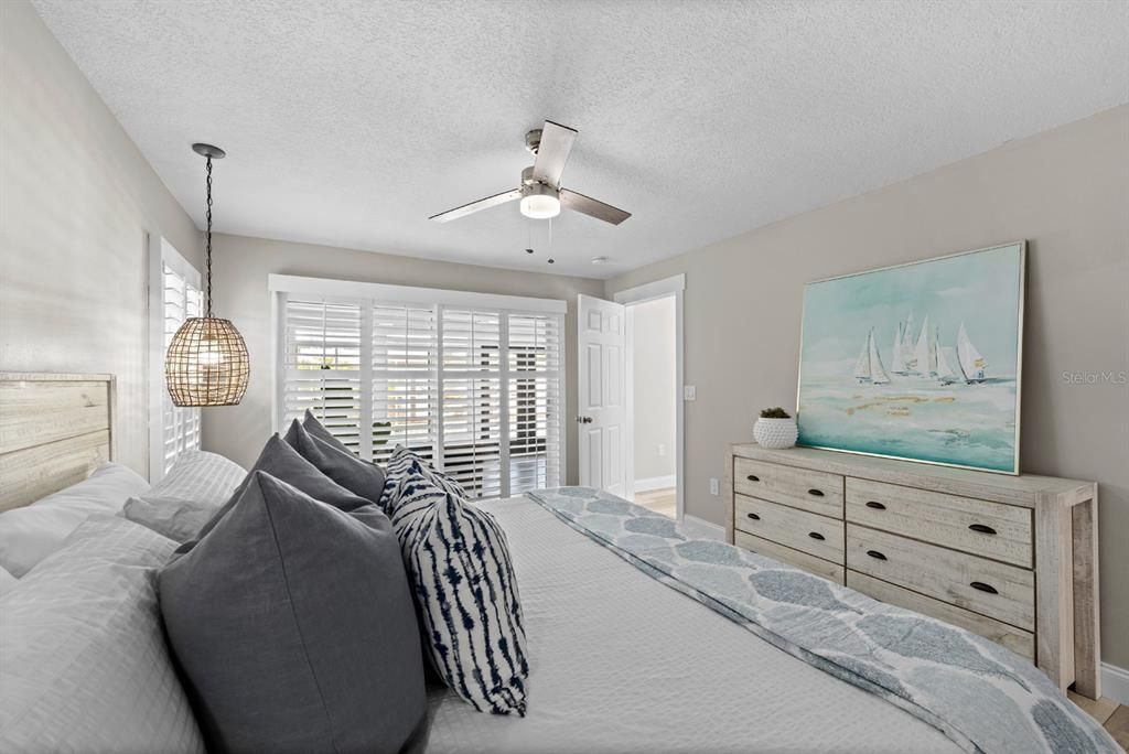 Active With Contract: $650,000 (3 beds, 2 baths, 1713 Square Feet)