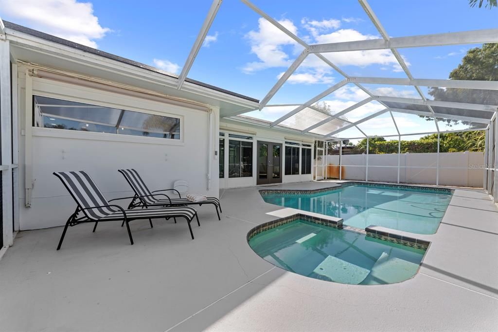 Active With Contract: $650,000 (3 beds, 2 baths, 1713 Square Feet)