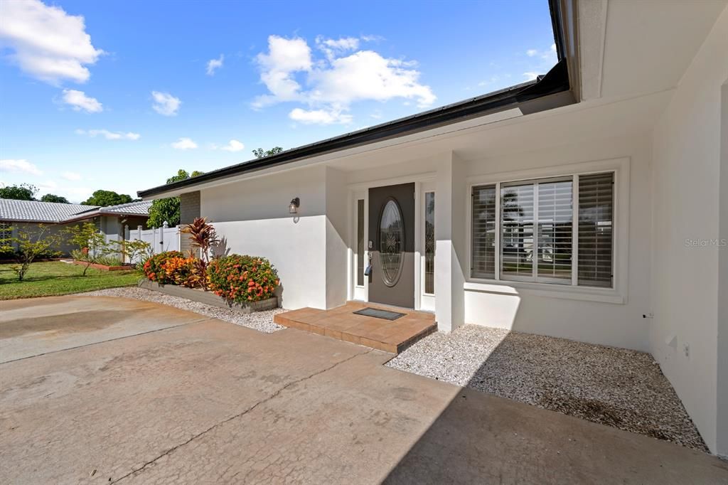 Active With Contract: $650,000 (3 beds, 2 baths, 1713 Square Feet)