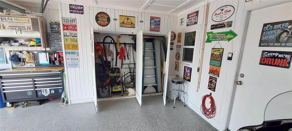 For Sale: $289,900 (2 beds, 2 baths, 1756 Square Feet)