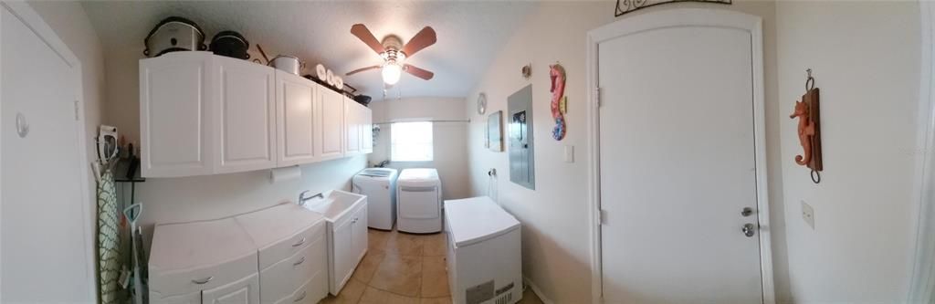 For Sale: $289,900 (2 beds, 2 baths, 1756 Square Feet)