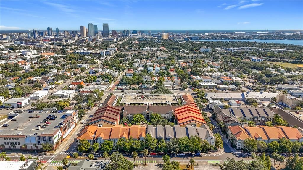 En Venta: $385,000 (2 camas, 2 baños, 1206 Pies cuadrados)