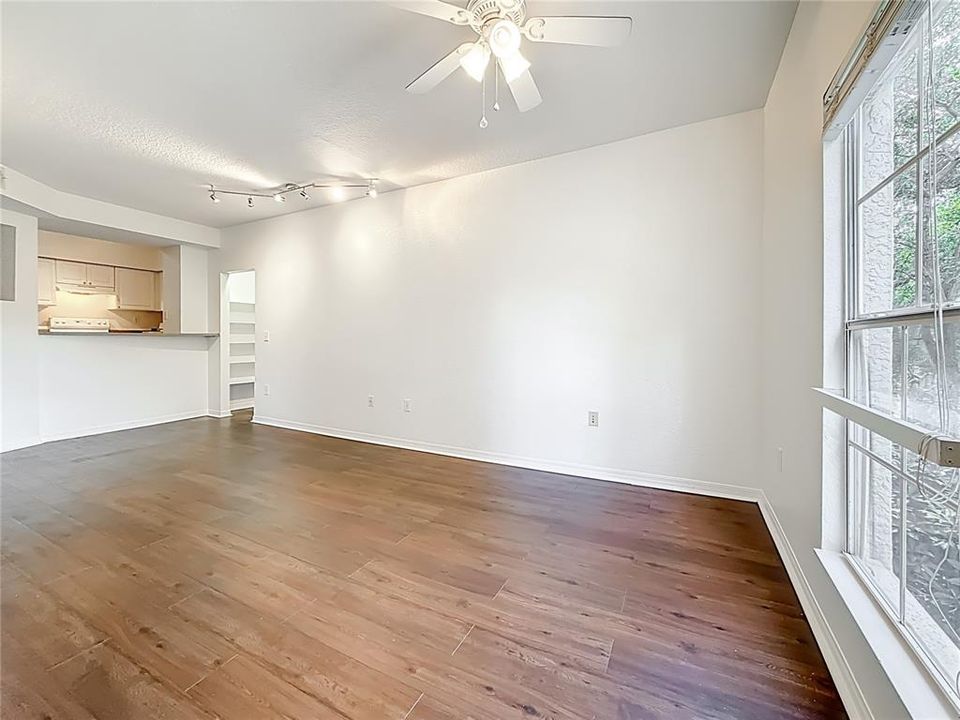 En Venta: $385,000 (2 camas, 2 baños, 1206 Pies cuadrados)