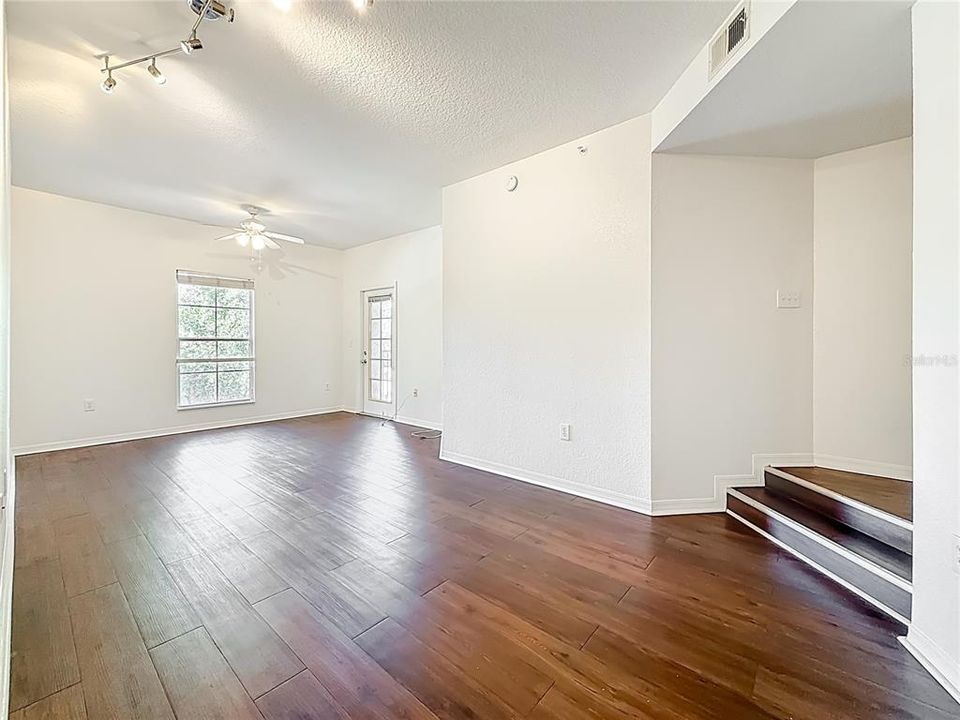 En Venta: $385,000 (2 camas, 2 baños, 1206 Pies cuadrados)