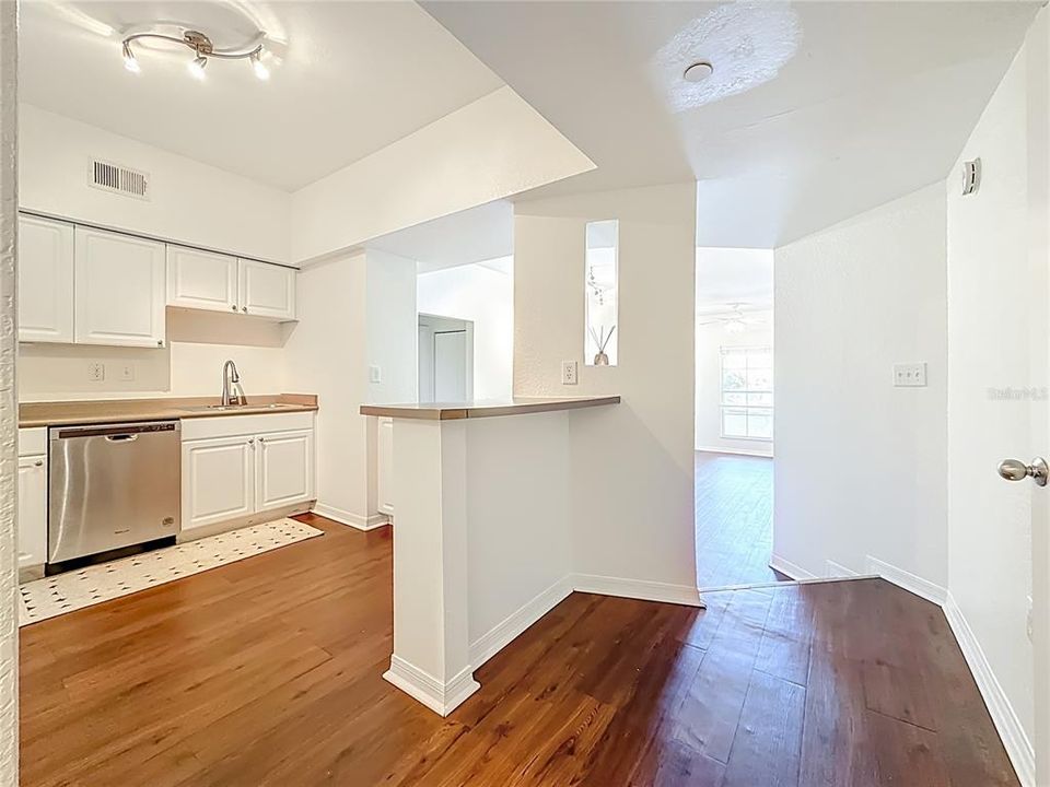 En Venta: $385,000 (2 camas, 2 baños, 1206 Pies cuadrados)