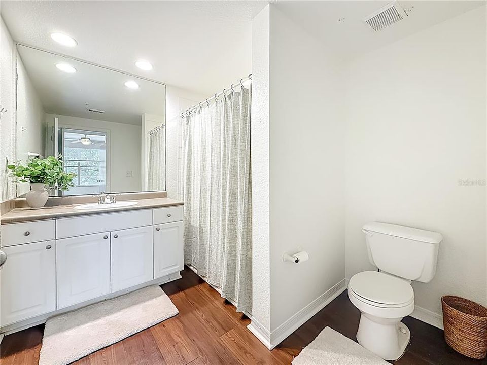 En Venta: $385,000 (2 camas, 2 baños, 1206 Pies cuadrados)