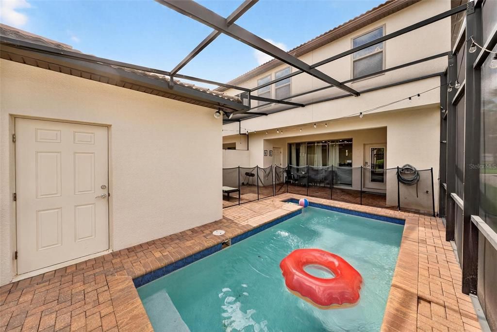 For Sale: $430,000 (5 beds, 4 baths, 2265 Square Feet)