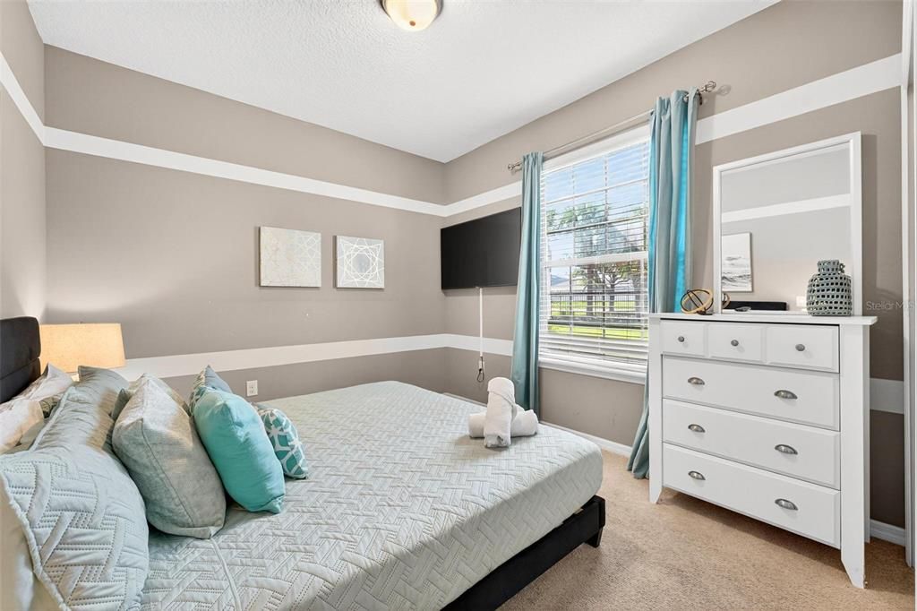 For Sale: $430,000 (5 beds, 4 baths, 2265 Square Feet)