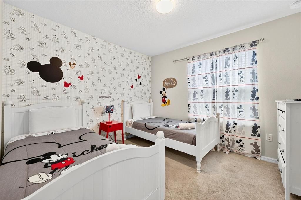 For Sale: $430,000 (5 beds, 4 baths, 2265 Square Feet)