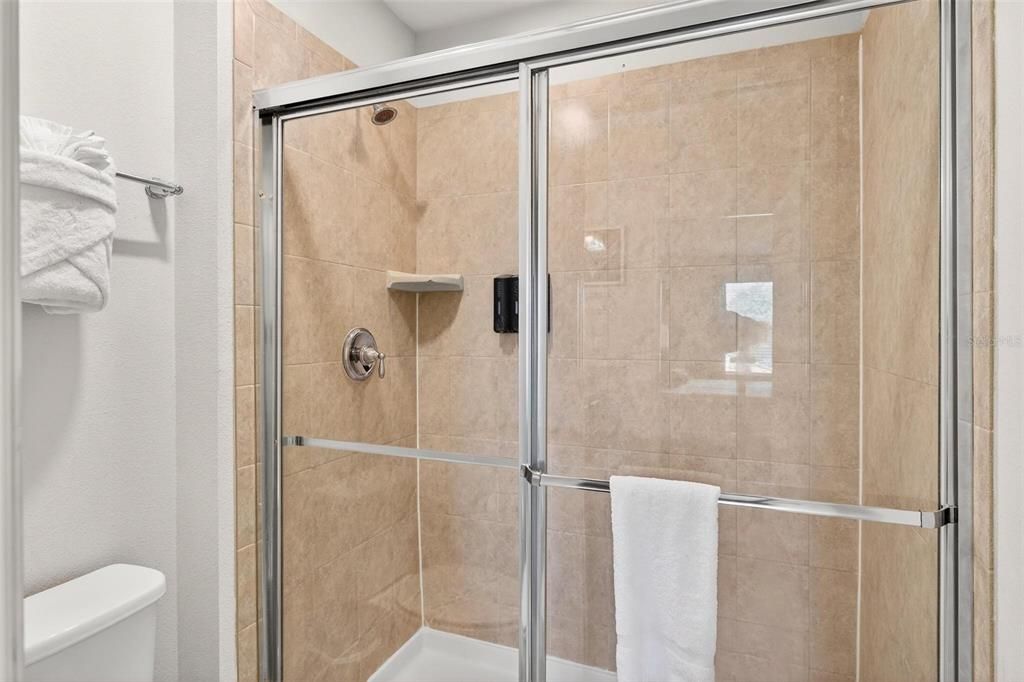 For Sale: $430,000 (5 beds, 4 baths, 2265 Square Feet)