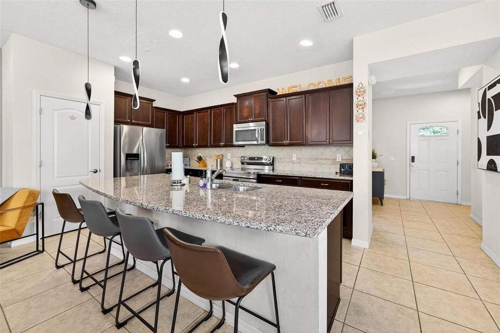 For Sale: $430,000 (5 beds, 4 baths, 2265 Square Feet)