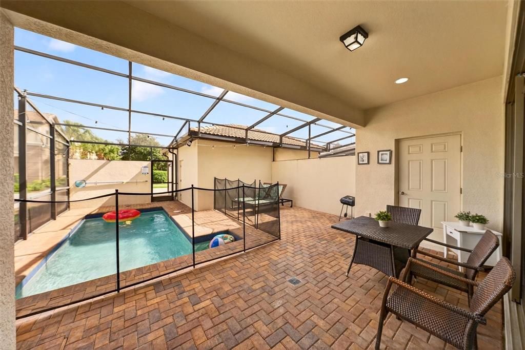 For Sale: $430,000 (5 beds, 4 baths, 2265 Square Feet)