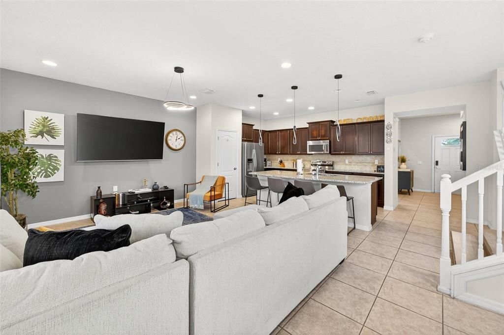 For Sale: $430,000 (5 beds, 4 baths, 2265 Square Feet)