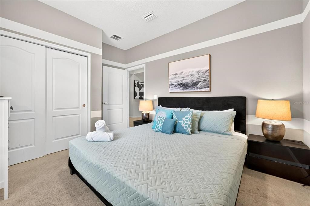 For Sale: $430,000 (5 beds, 4 baths, 2265 Square Feet)