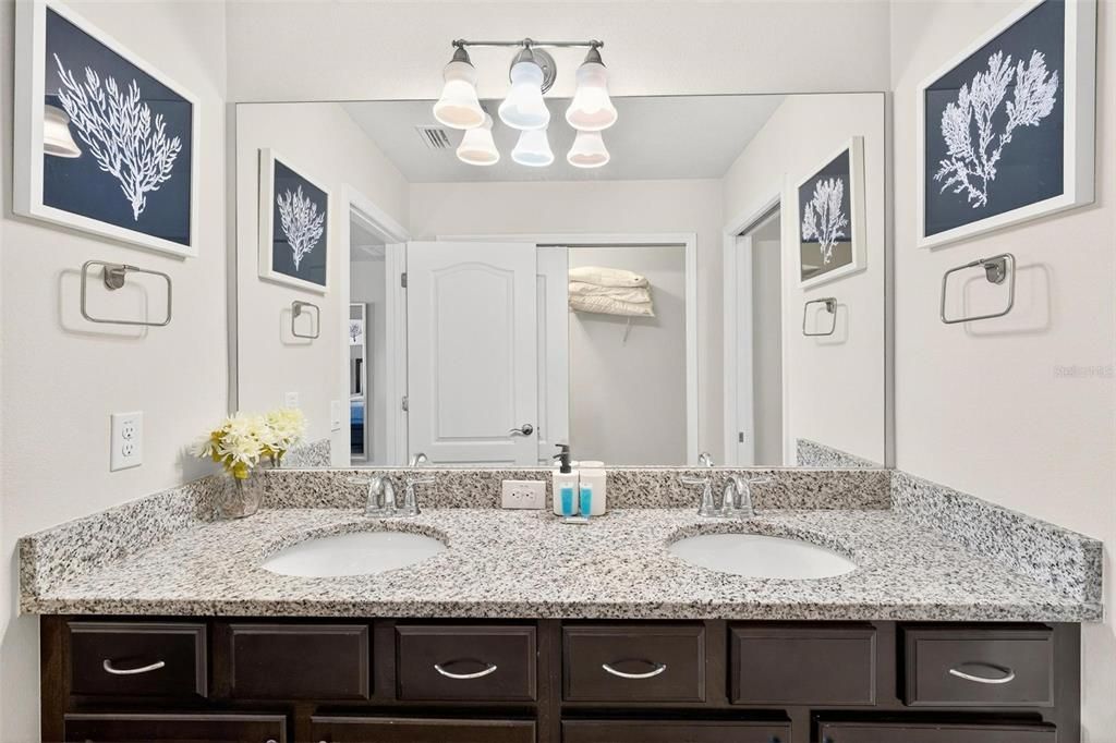 For Sale: $430,000 (5 beds, 4 baths, 2265 Square Feet)