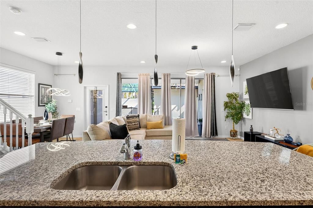 For Sale: $430,000 (5 beds, 4 baths, 2265 Square Feet)