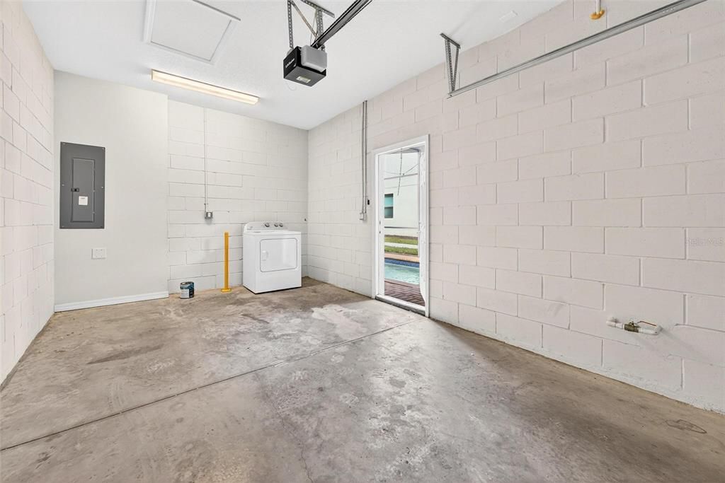 For Sale: $430,000 (5 beds, 4 baths, 2265 Square Feet)