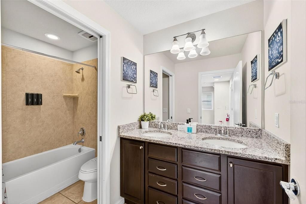 For Sale: $430,000 (5 beds, 4 baths, 2265 Square Feet)