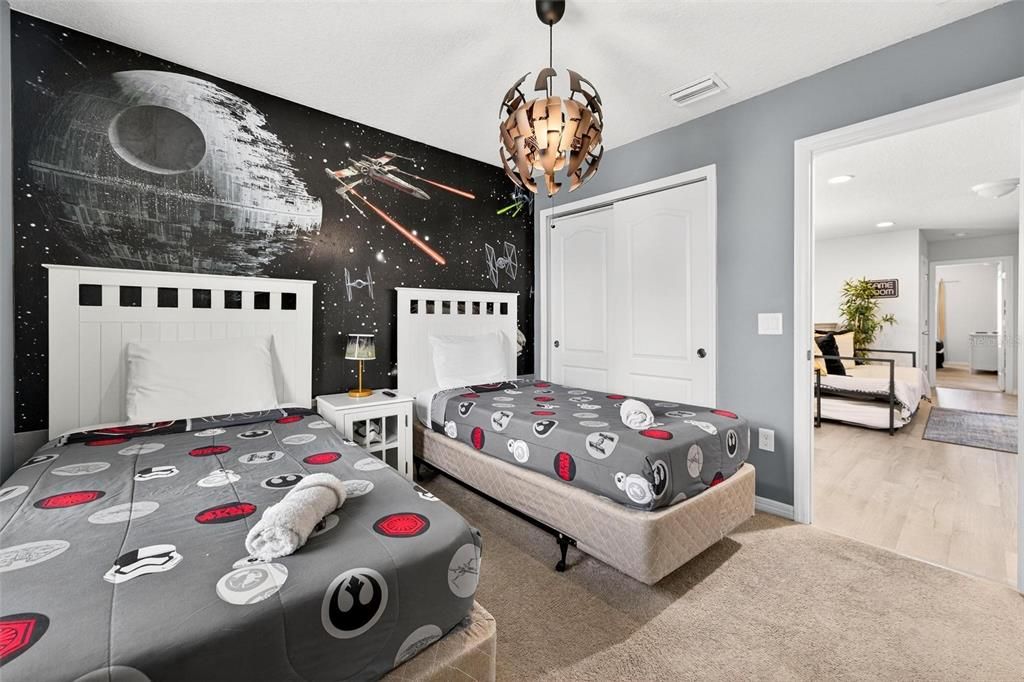 For Sale: $430,000 (5 beds, 4 baths, 2265 Square Feet)