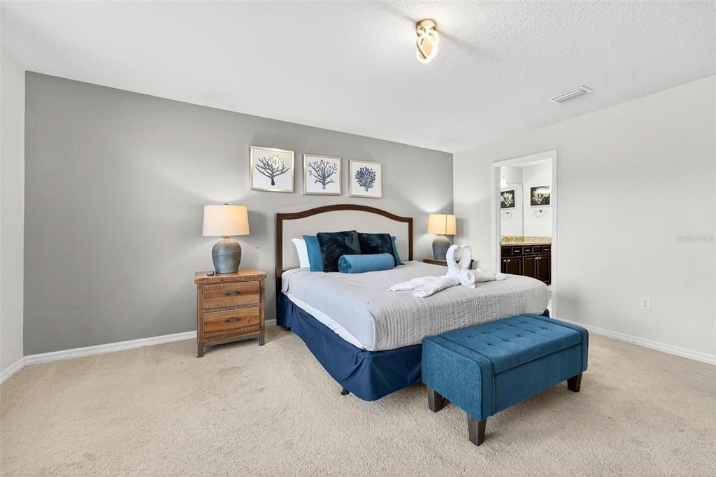 For Sale: $430,000 (5 beds, 4 baths, 2265 Square Feet)