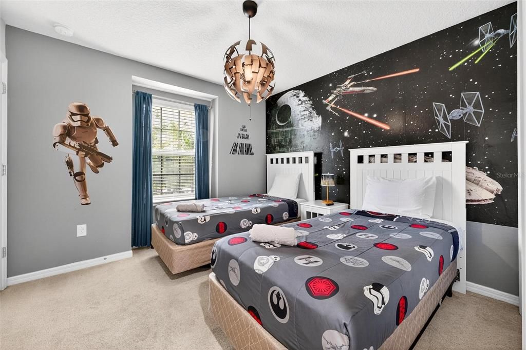 For Sale: $430,000 (5 beds, 4 baths, 2265 Square Feet)