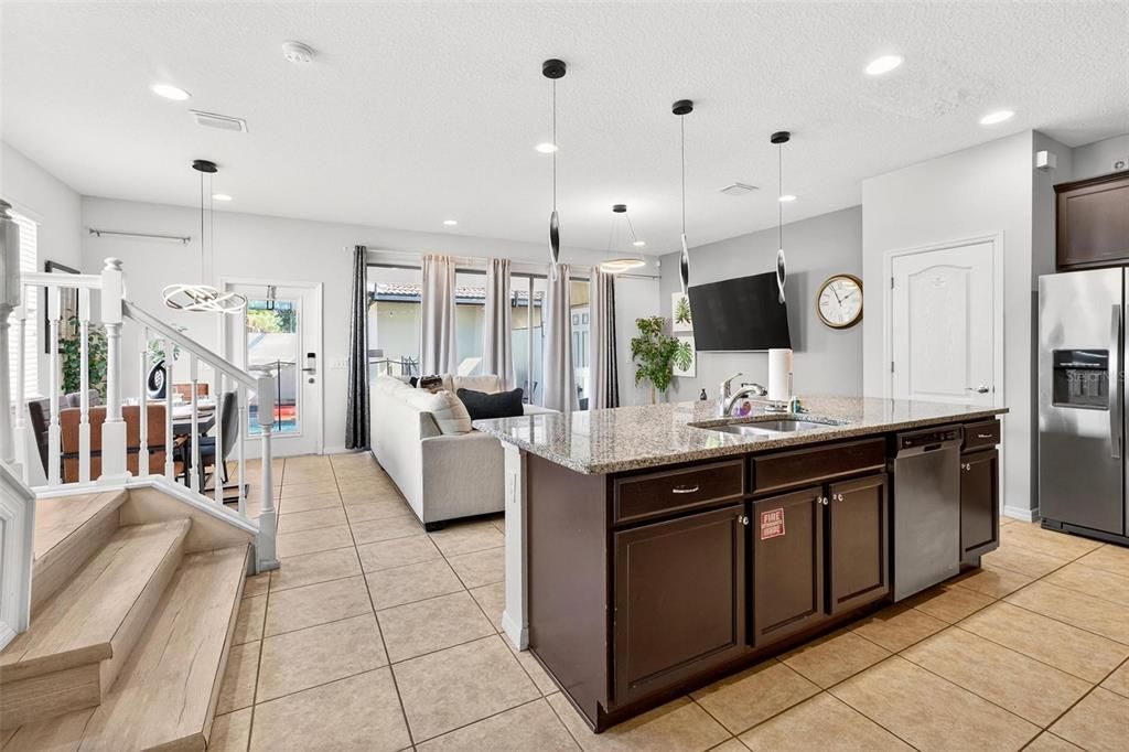 For Sale: $430,000 (5 beds, 4 baths, 2265 Square Feet)