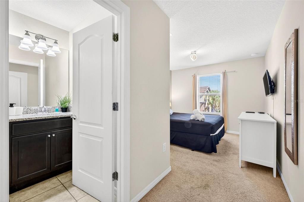 For Sale: $430,000 (5 beds, 4 baths, 2265 Square Feet)