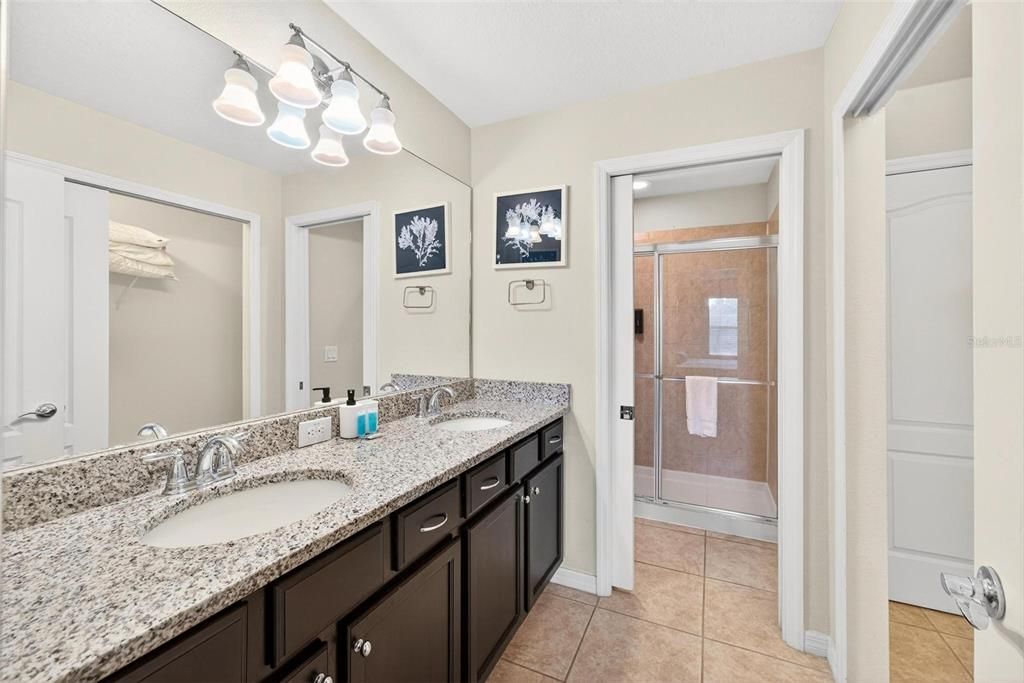 For Sale: $430,000 (5 beds, 4 baths, 2265 Square Feet)