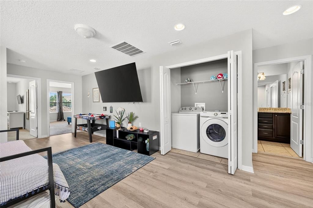 For Sale: $430,000 (5 beds, 4 baths, 2265 Square Feet)