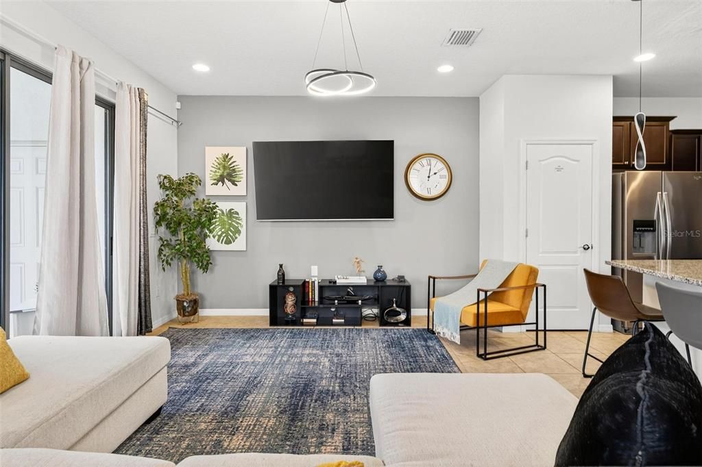 For Sale: $430,000 (5 beds, 4 baths, 2265 Square Feet)